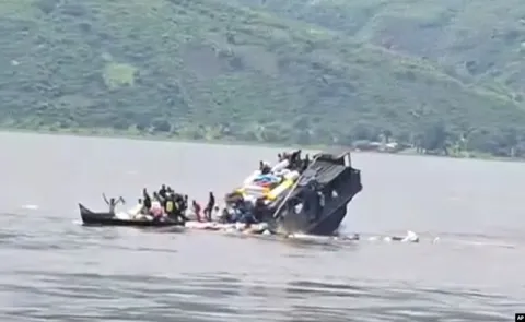 12 dead as vessel capsizes in eastern Congo