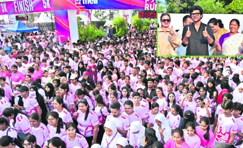 Minister Seethakka at the start of the Pink Power Run