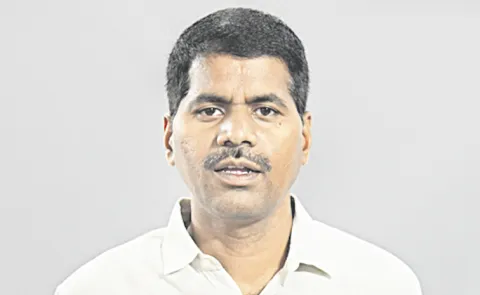 Kakarla Venkat Rami Reddy Fires On CM Chandrababu over Secretariat Employees
