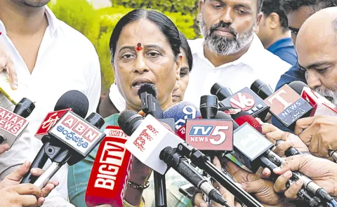 Konda Surekha Sensational Comments in Delhi