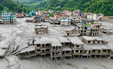 Nepal schoolchildren donate snack money to Bhotekoshi flood victims