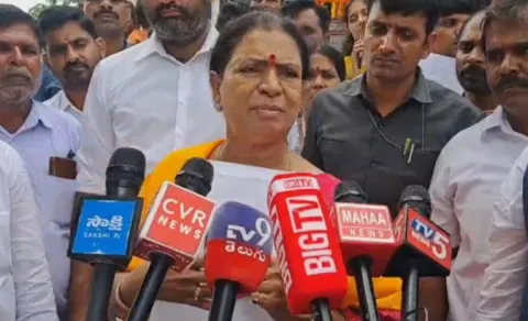 Congress Internal Infighting Led to Konda Surekhas Dismissal: DK Aruna