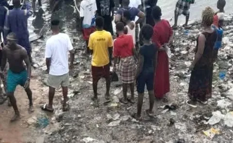 Trying to steal crude oil, 37 died in Nigeria after inhaling toxic fumes8