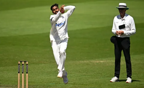 Manav Suthar-7-Wickets-Other-India-Bowlers-Strikes-County Championship