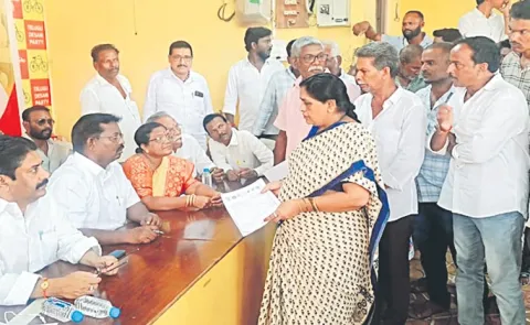Farmers threatened to produce the EE