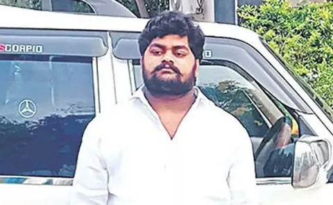 Dastagiri creates a stir at Mangalagiri TDP office