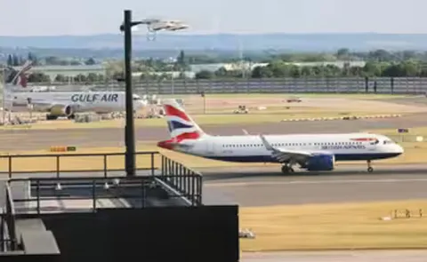300 Flights Cancelled Over Issues With UK Air Traffic Control System