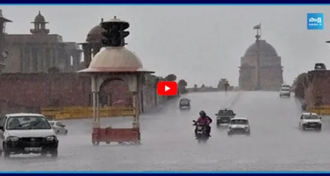  Heavy Flood Water on Roads in Delhi due to Rains 1