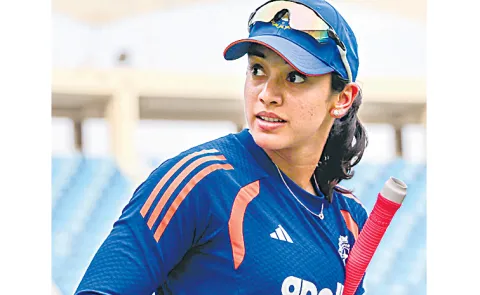 Smriti Mandhana continues to hold the top spot in the batting rankings