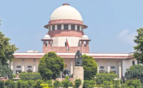 Supreme Court issues notice to ECI and CEC on plea by Rahul Gandhi