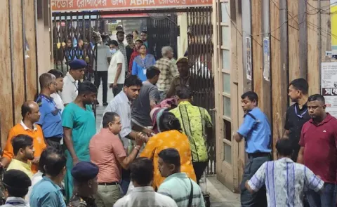 17 Killed, Many Injured After Stampede At Kolkata Durga Puja Pandal