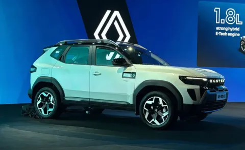 Renault Duster Strong Hybrid Launched 29 Kmpl Mileage