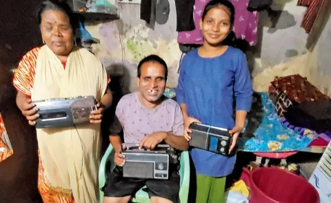   meet Ashok Bhoye  who Visually impaired repairs vintage radios through skill7
