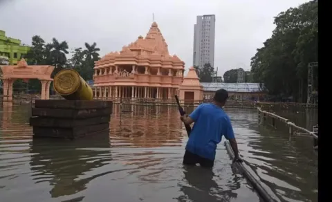 Puja Pandal into Death trap due to Kolkata weather Heavy Rain7