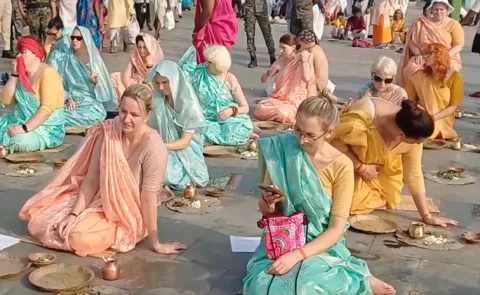 Foreign devotees perform Pind Daan rituals At Bihar Gaya7