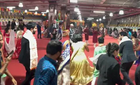 Mamdani does Garba with Indian Community8
