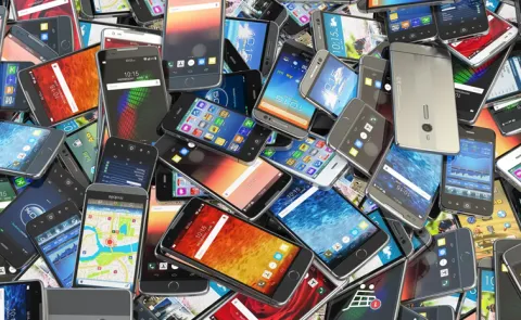 Smartphone Shipments Hit 10-Year Low Plunging in Q3 Samsung Reclaims Top