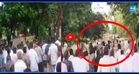 TDP Goons Attack On Sakshi Reporter 1