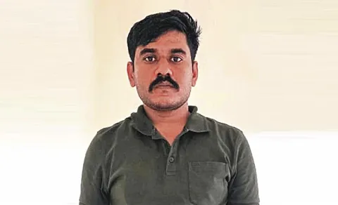 Fake police officer In Hyderabad