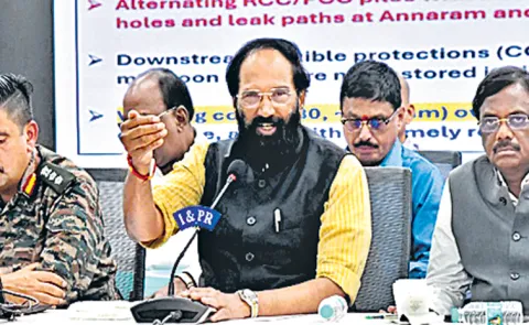 Uttam Kumar Reddy Fires On Harish Rao