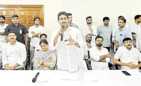 Ys Jagan Mohan Reddy Sensational Comments In Pulivendula