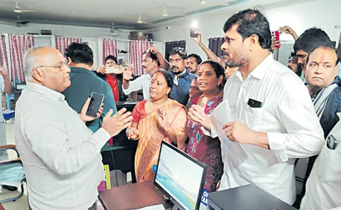 ROs Accused of Siding with Chandrababu