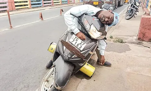  Motor Mechanic Heart attack In Janagama