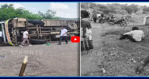 Private Bus Overturns Four Killed In Ananthagiri Vikarabad 1