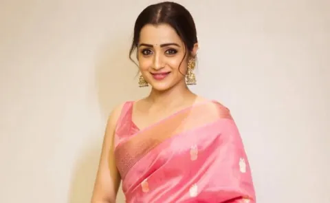 Actor Trisha Krishnan Jayalalithaa Role In MG Biopic 