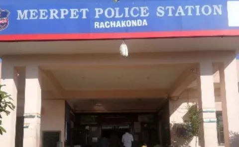 Hyderabad Meerpet Constable Arrested In Phone, Money, Gold Pledge