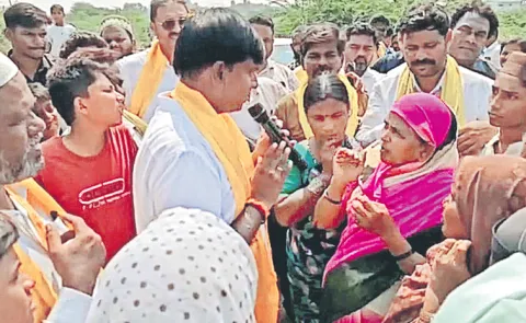People questioned the alliance candidates during the election campaign