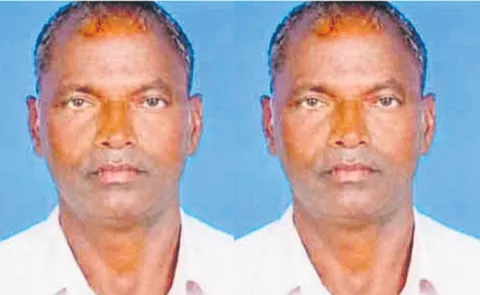 Farmer commits dead Tahsildars office