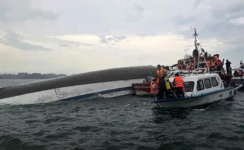 Boat accident in Congo 30 dead