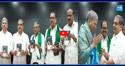 Sajjala Ramakrishna Reddy Inaugurates Stitapragnudu Book 1
