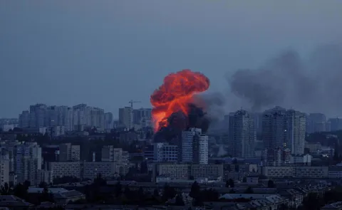 Russian strikes on Ukrainian cities kill at least 24 in a major attack