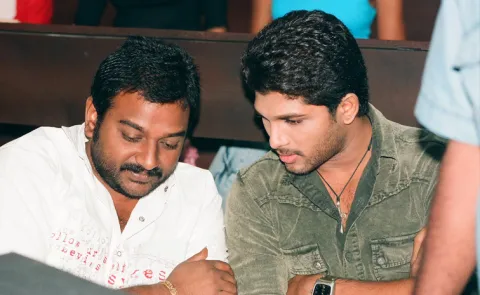 Icon Star Allu arjun Special wishes To star Director VV Vinayak