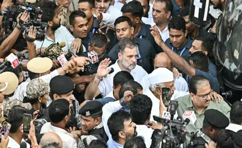 Harassment of female police personnel during the protest led by Rahul Gandhi10