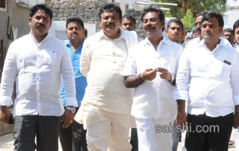 ys jagan mohan reddy - Sakshi
