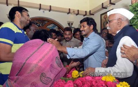 ys jagan tributes to rajareddy - Sakshi