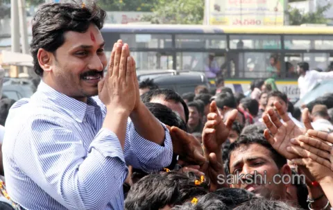 Ys Jagan Visitation to bandarport victims - Sakshi