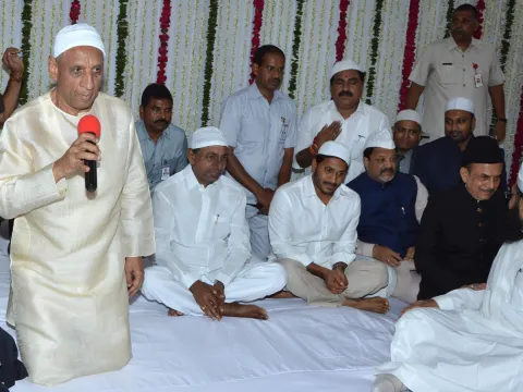 KCR AND YS Jagan To Attend Iftar Party At Raj Bhavan Photo Gallery - Sakshi