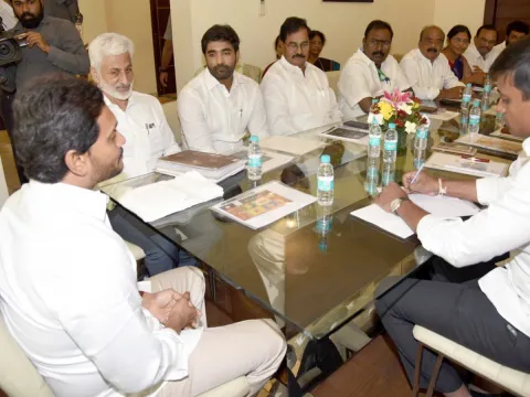 YSRCP parliamentary party meeting begins Photo Gallery - Sakshi