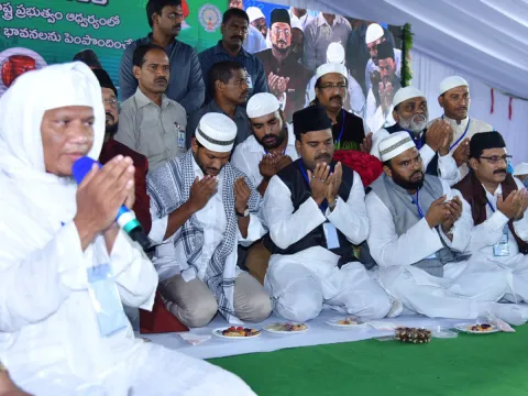 AP CM YS JAGAN Hosts Iftar Dinner In Guntur Photo Gallery - Sakshi