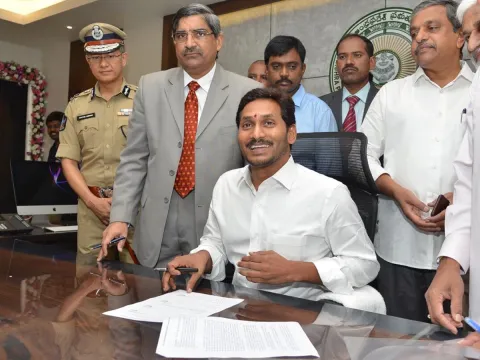 AP CM Jagan First Day in Secretariat in Amaravathi Photo Gallery - Sakshi