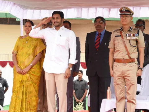Ys Jagan Police Martyrs Commemoration Day At vijayawada - Sakshi