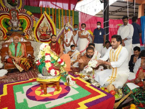 CM YS Jagan attends annual celebrations of Sri Sarada Peetham in Visakhapatnam Photo Gallery - Sakshi