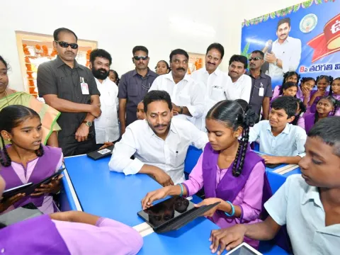 AP CM YS Jagan Free Tabs Distribution At Bapatla Photos - Sakshi
