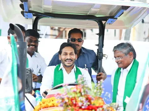 ysr yantra seva scheme - Sakshi