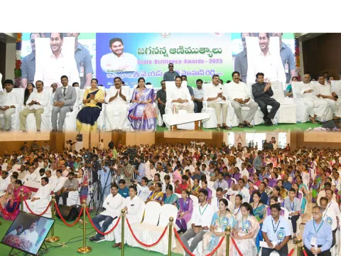 CM YS Jagan at Jagananna Animutyalu Program in Vijayawada Photos - Sakshi