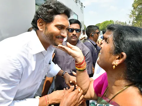 ys jagan memantha siddham bus yatra westgodavari photos